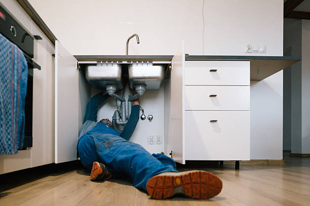 Professional Plumbing technician working in Woodburn, OR